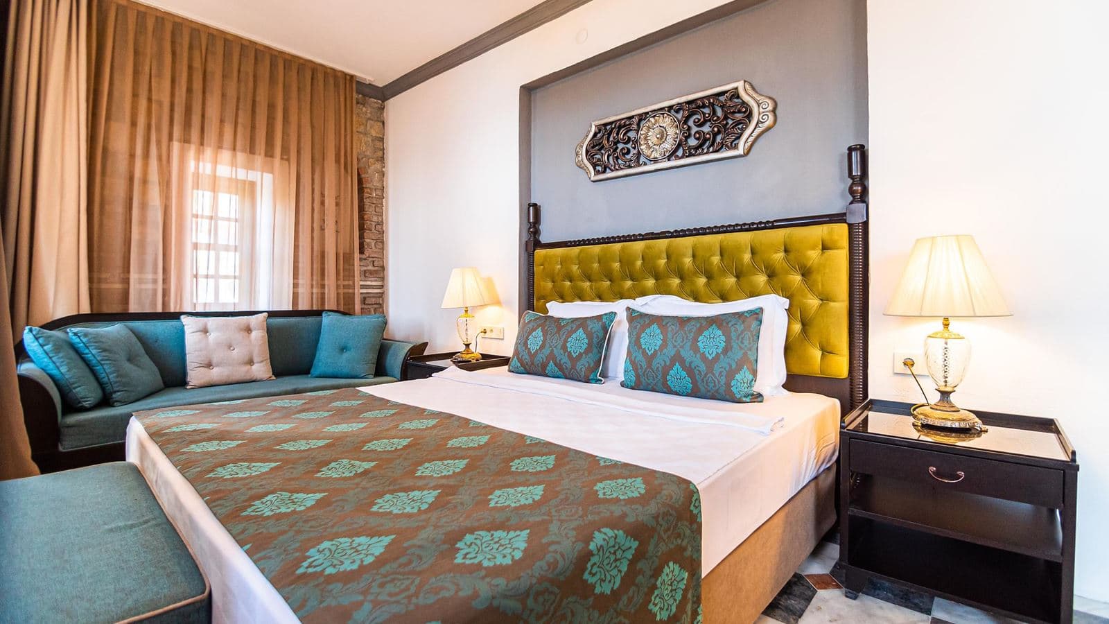 rooms-deluxe-room