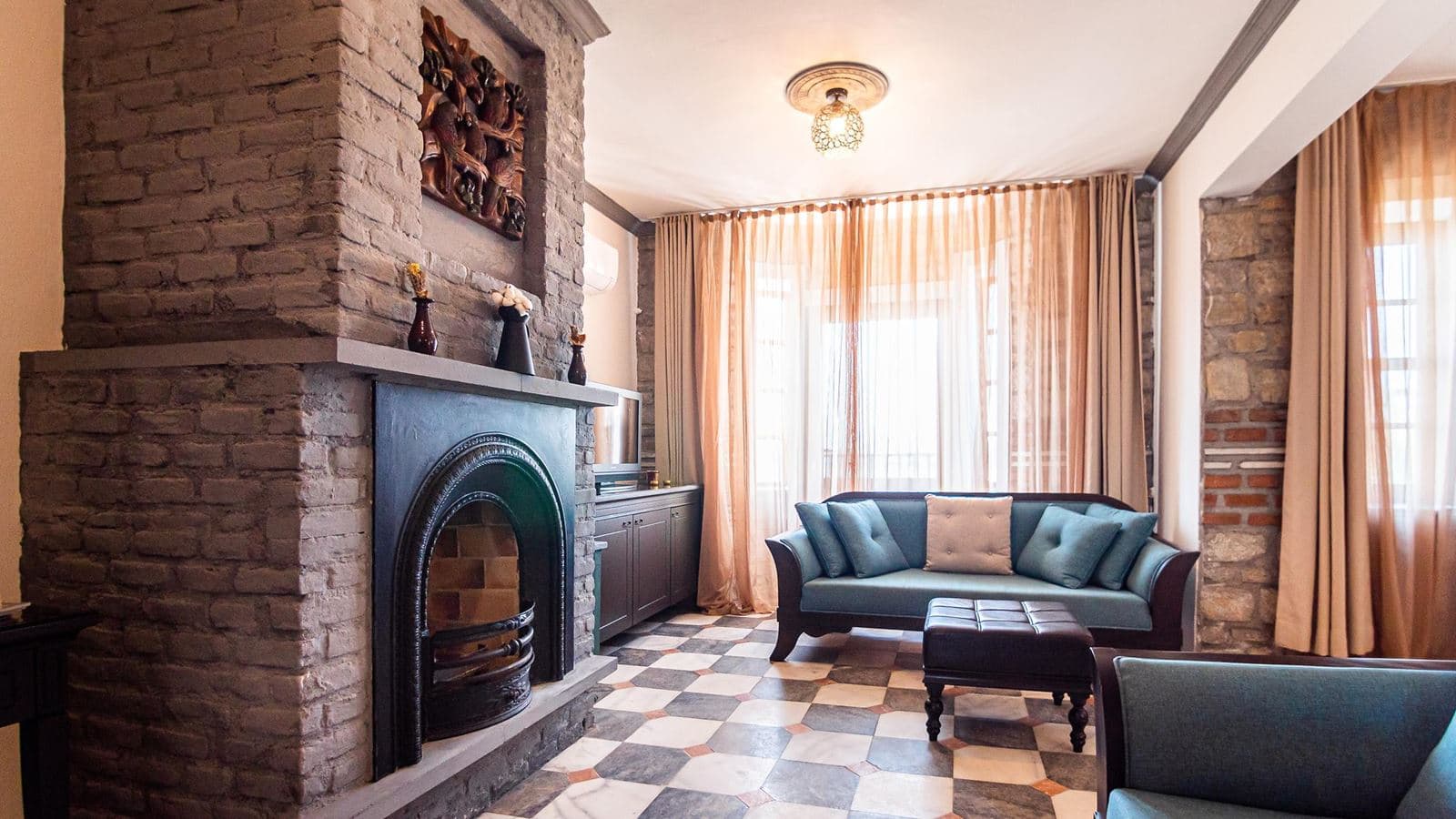 rooms-deluxe-room