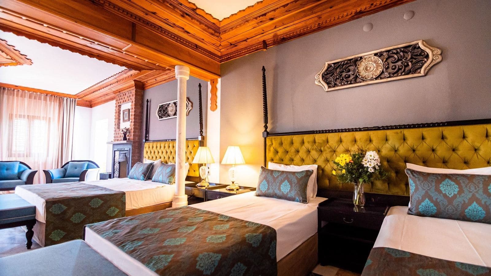 rooms-deluxe-superior-room