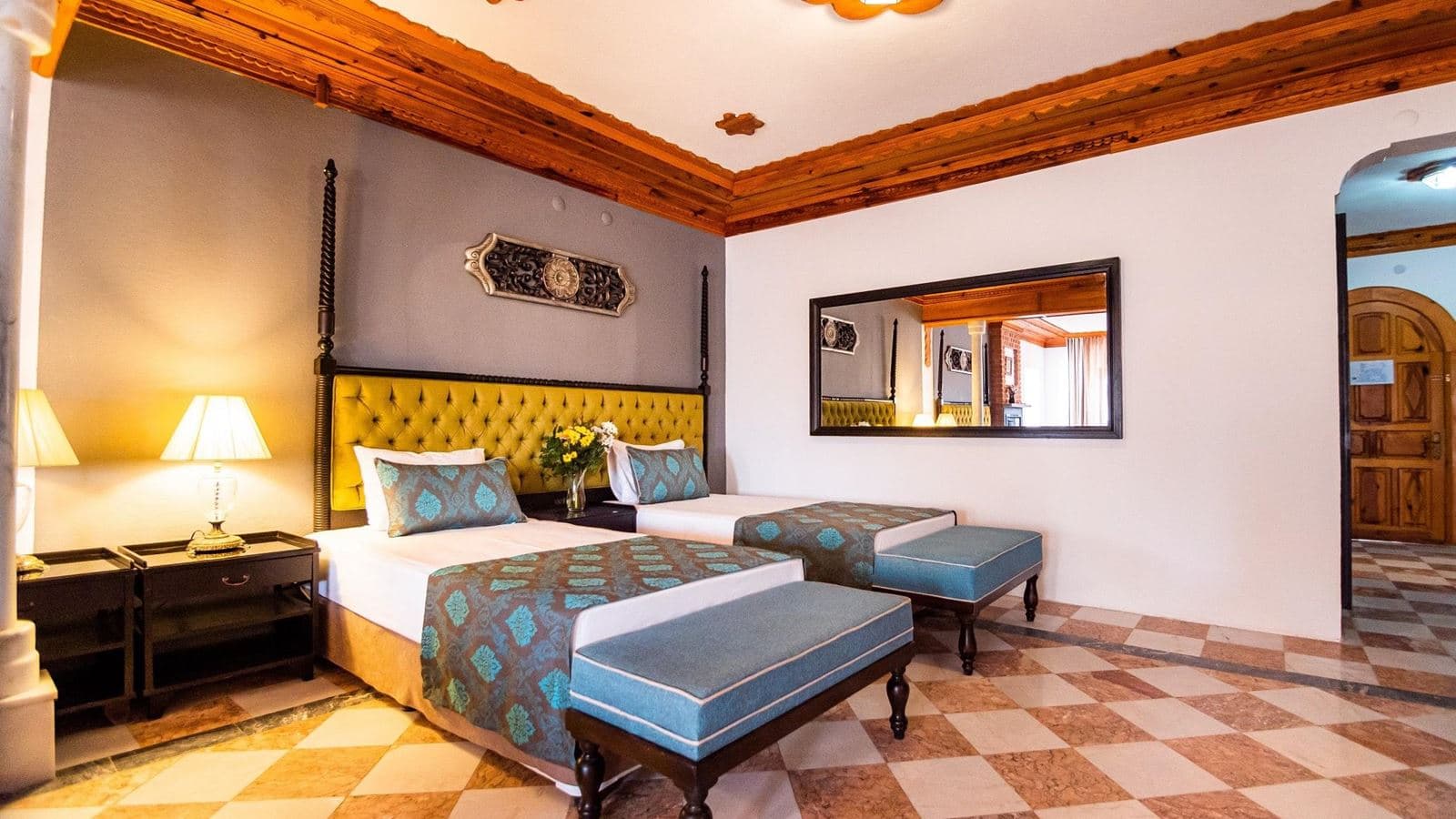rooms-deluxe-superior-room