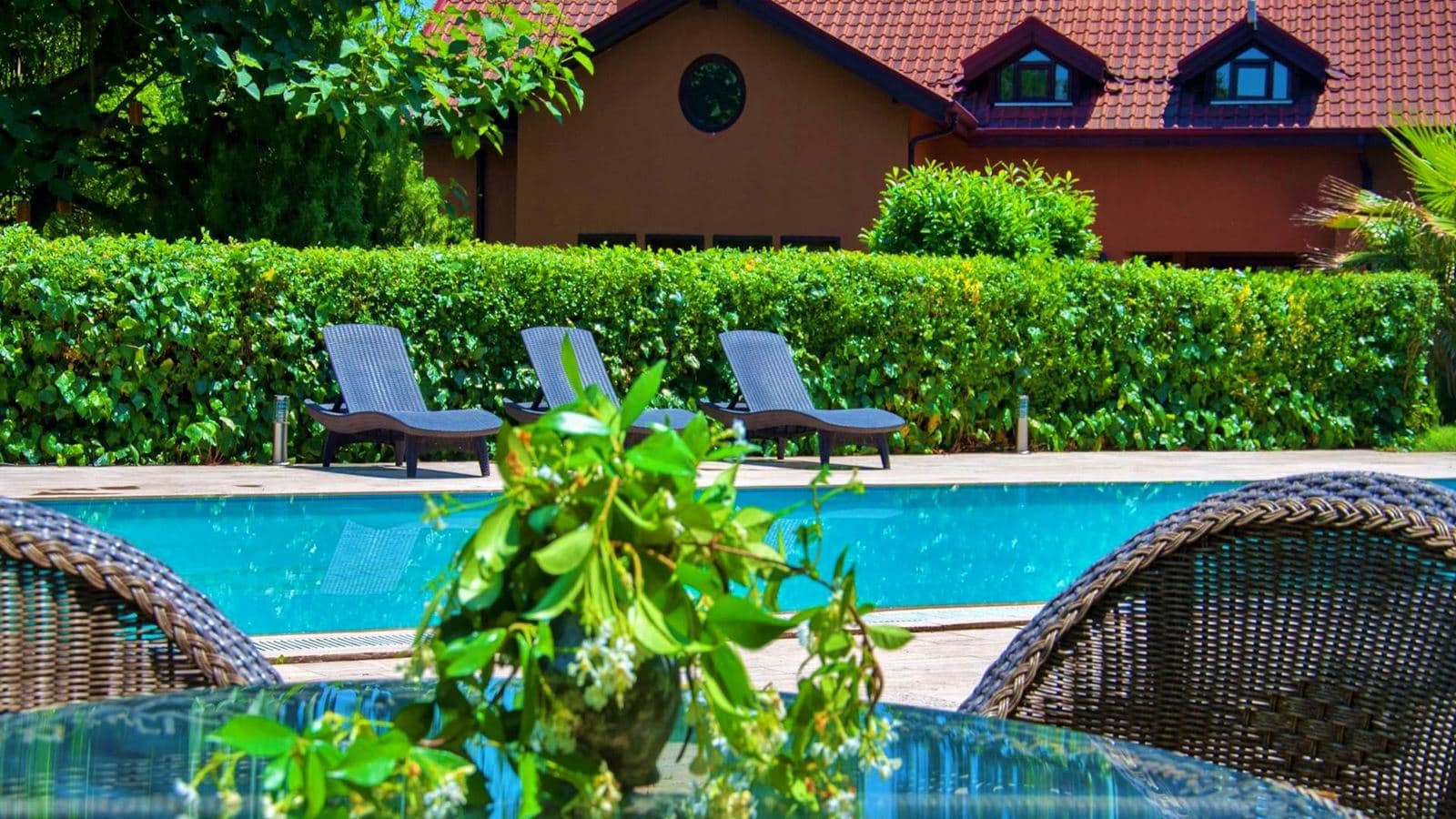 rooms-fourbedroom-country-villa