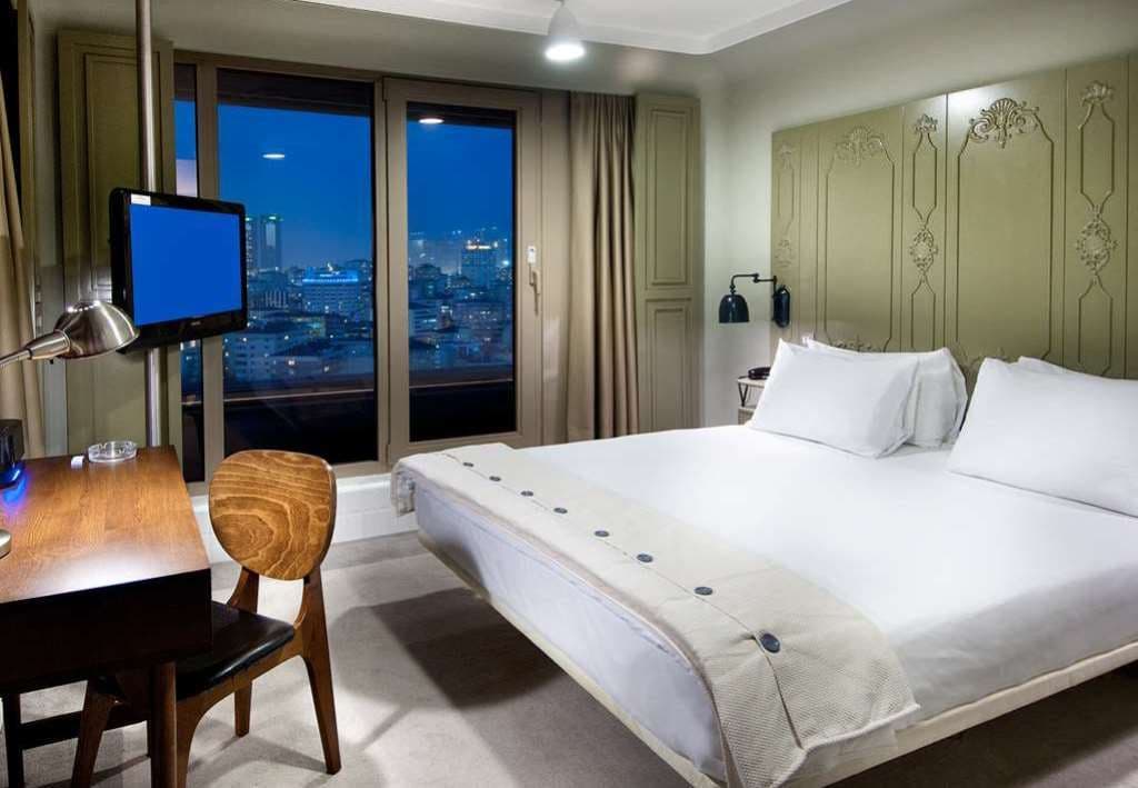 rooms-superior-room-city-view