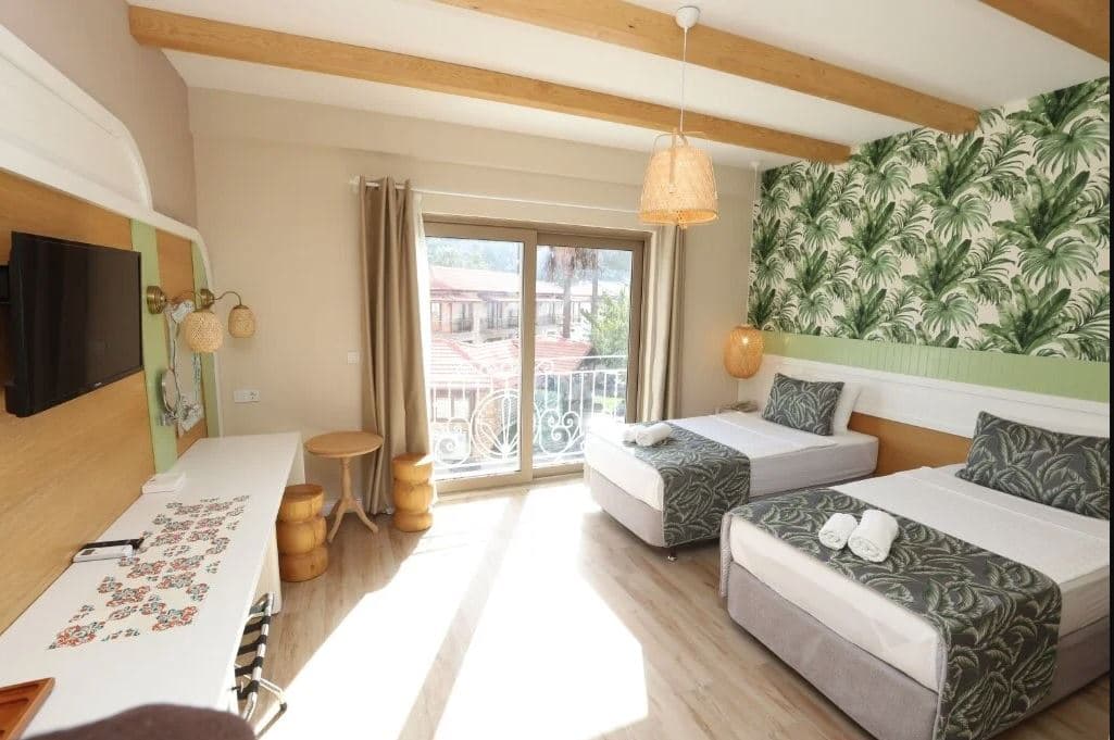 rooms-deluxe-room-with-balcony