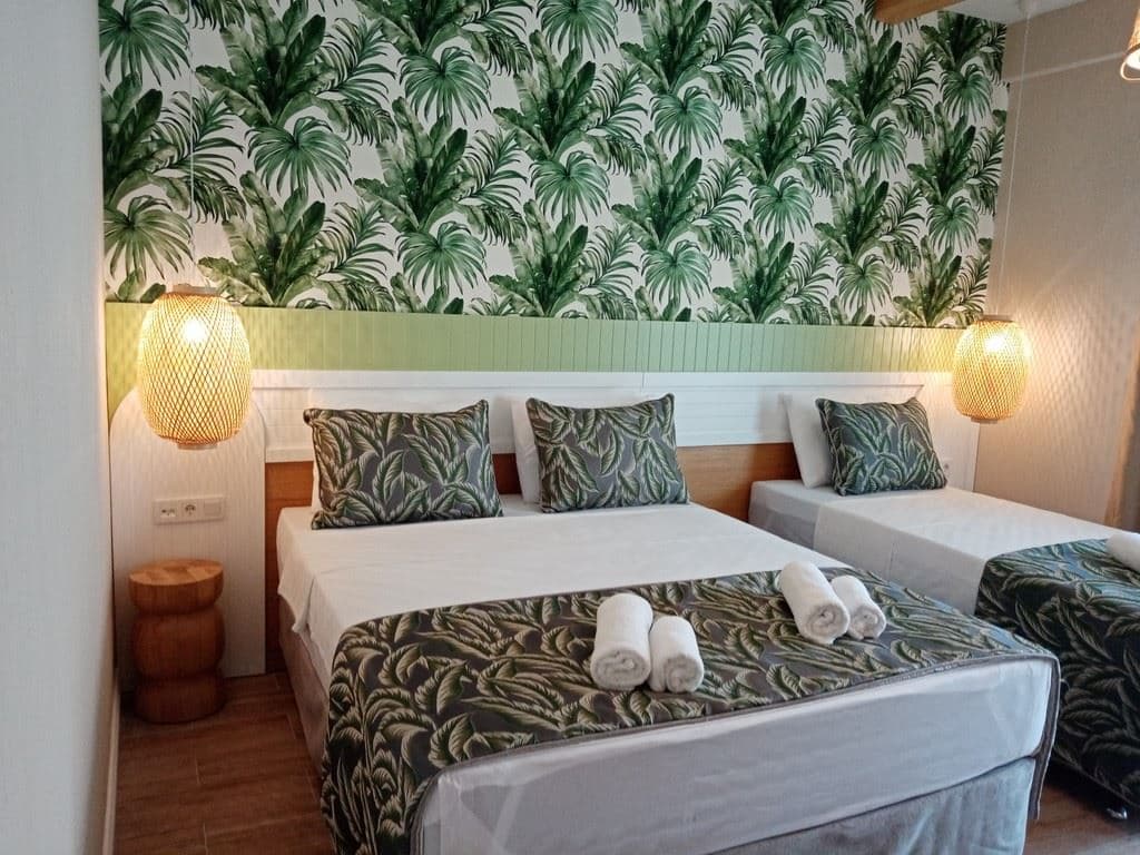 rooms-deluxe-room-with-balcony