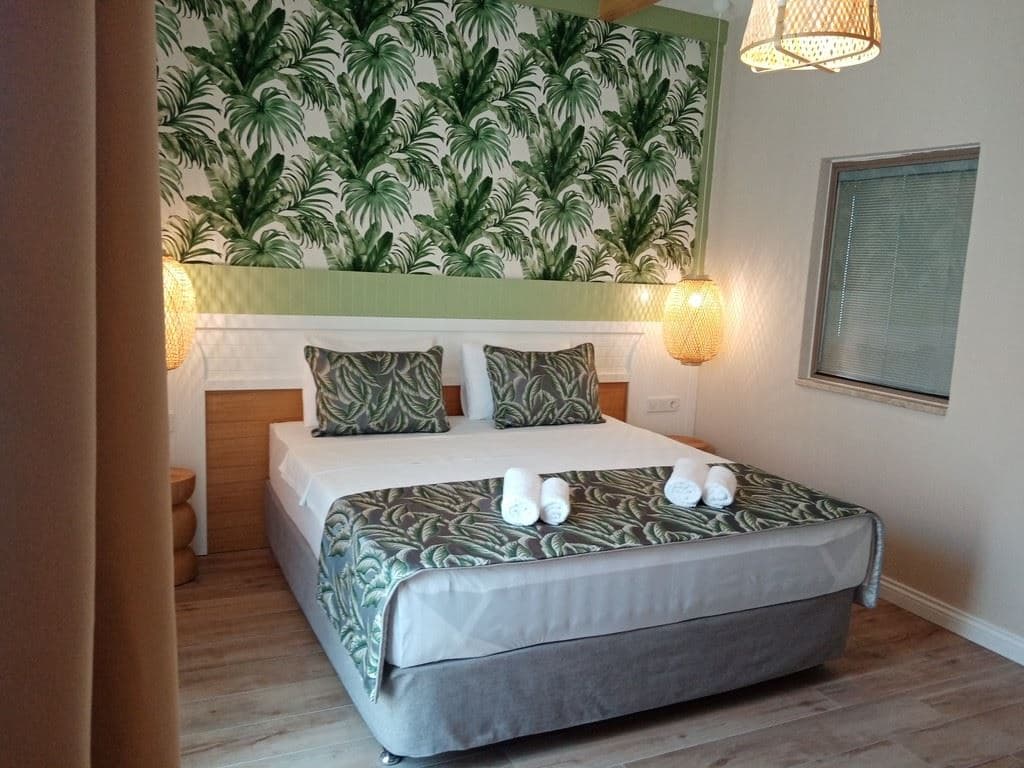 rooms-deluxe-room-with-balcony