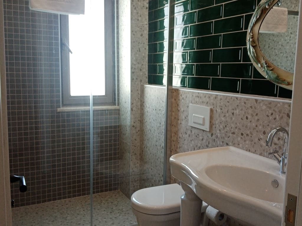 rooms-deluxe-room-with-balcony