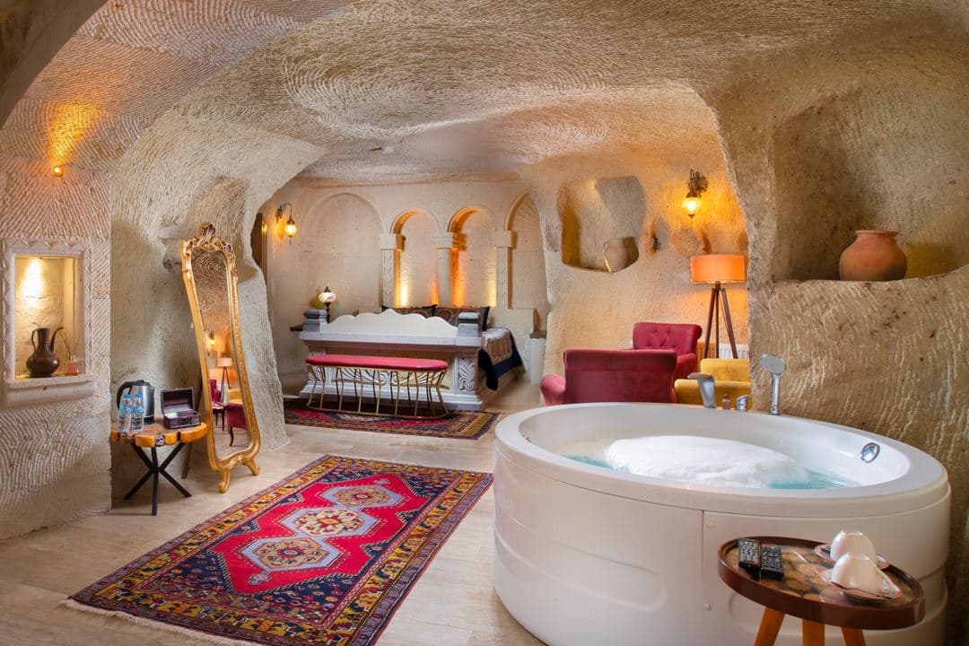 rooms-jacuzzi-superiorsuit