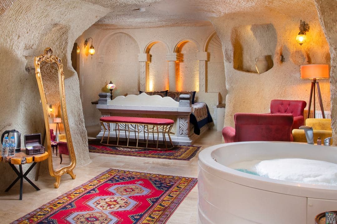 rooms-jacuzzi-superiorsuit