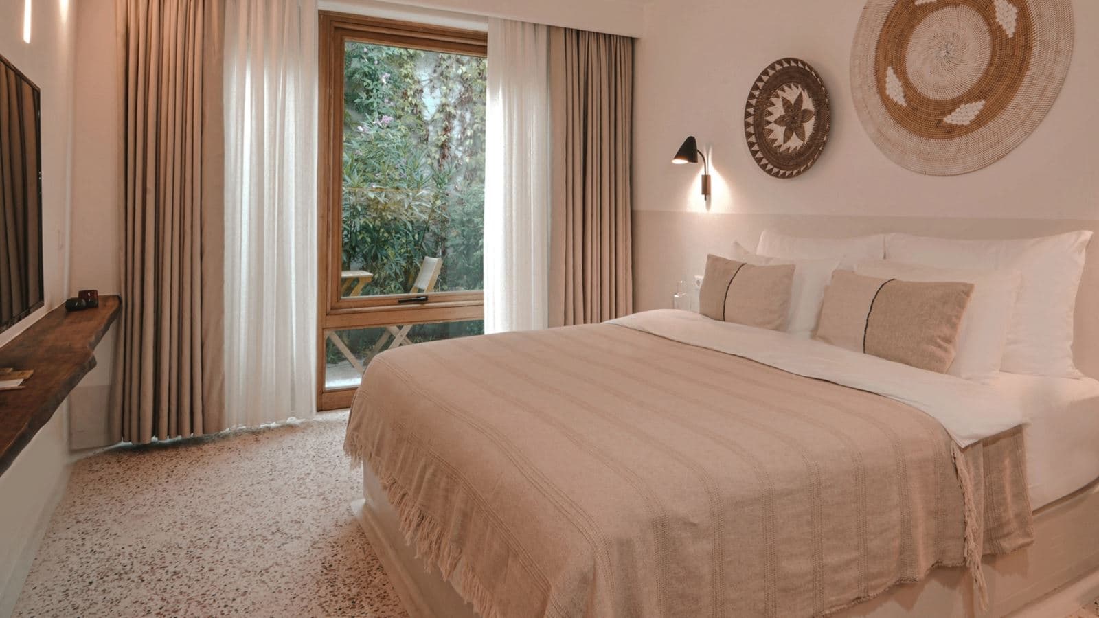 rooms-classic-room