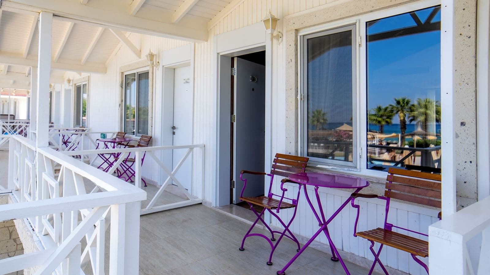 rooms-deluxe-room