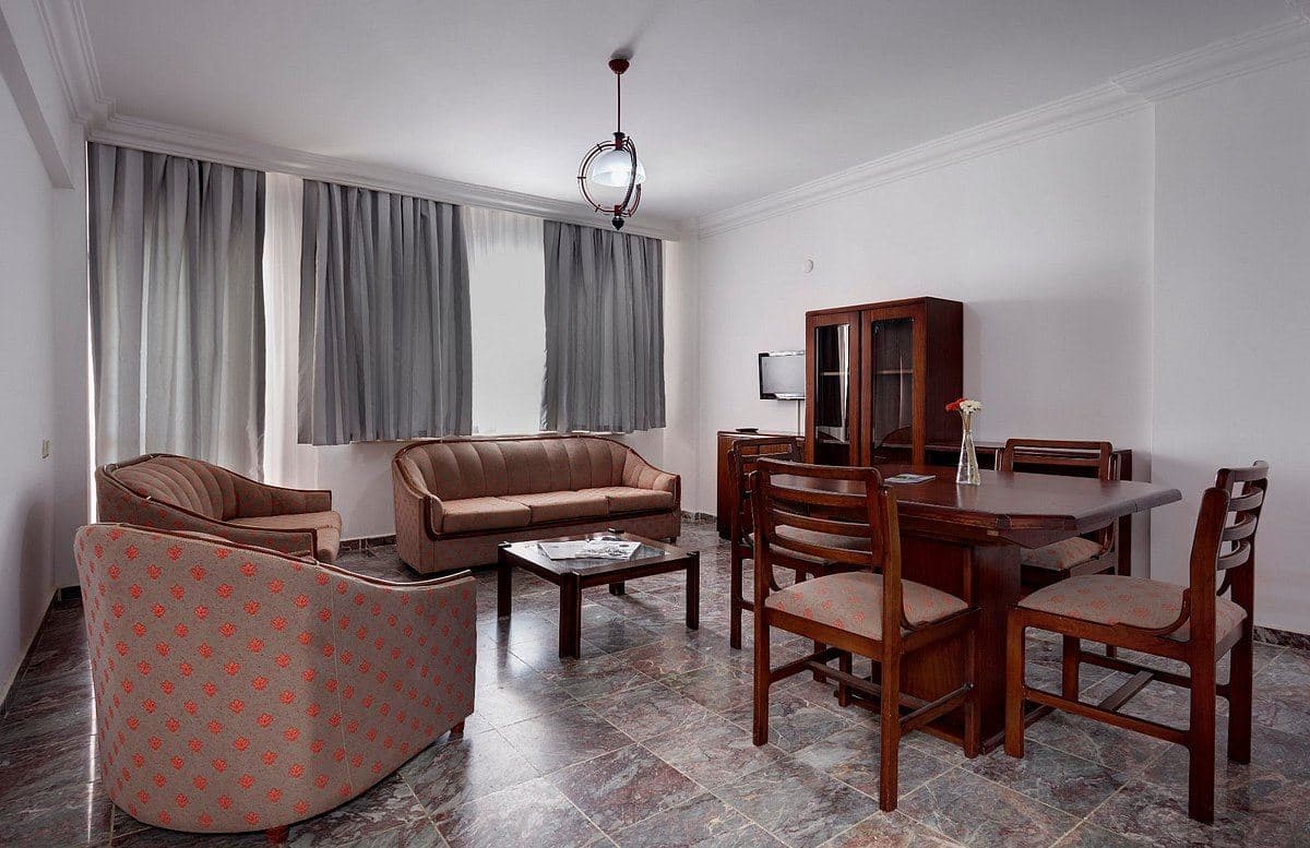 rooms-family-room-2-bedrooms-balcony