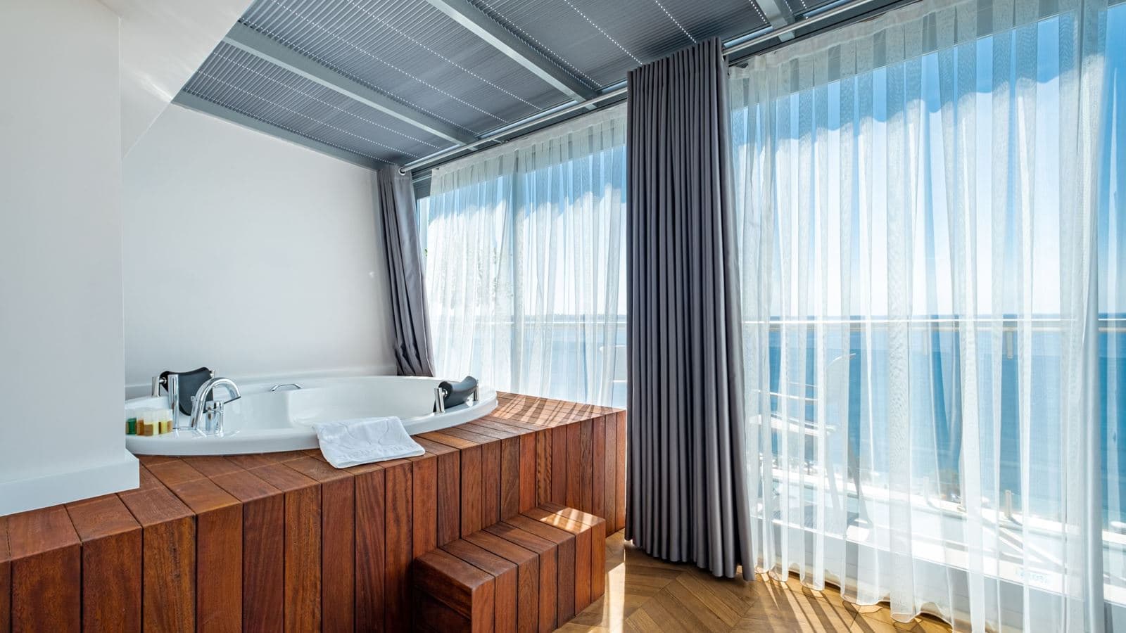 rooms-teras-suit
