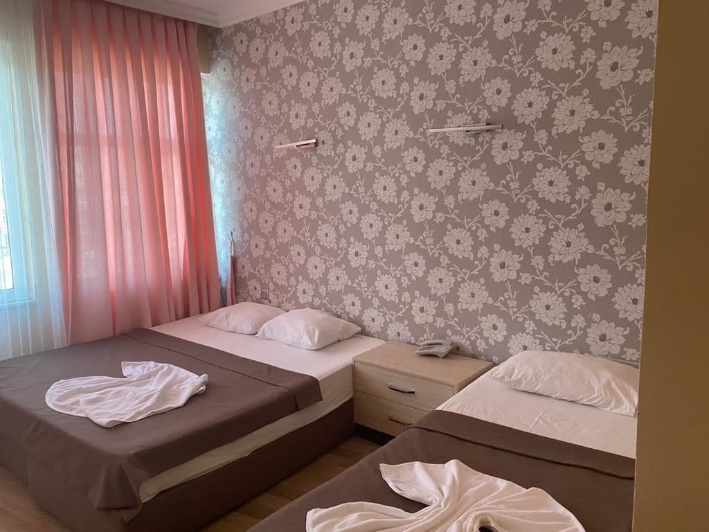 rooms-twin-room