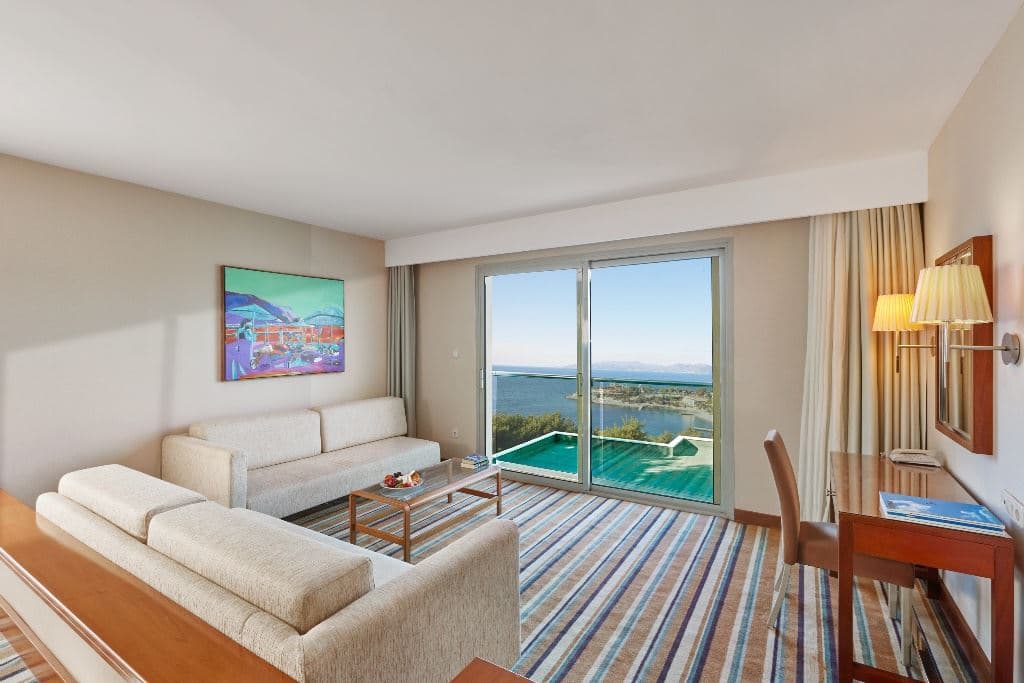 rooms-superior-terrace-suite-room