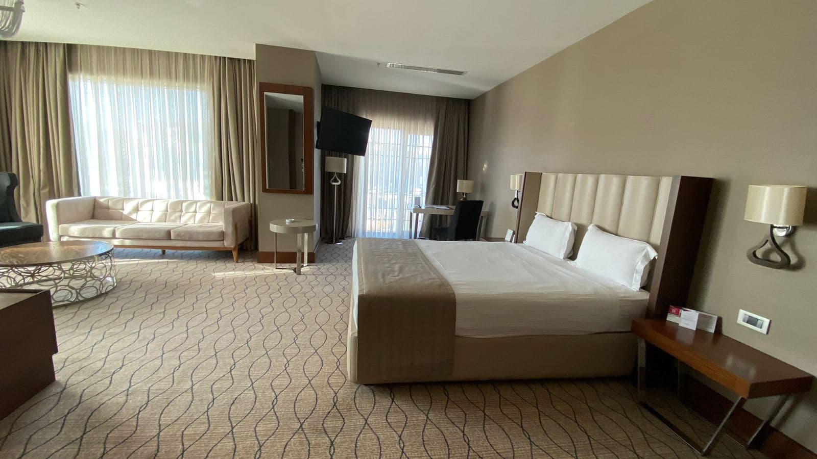 rooms-junior-suit
