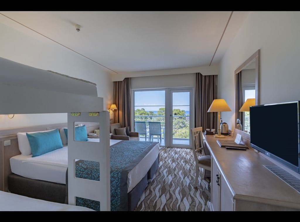 rooms-bunk-bed-sea-view-room