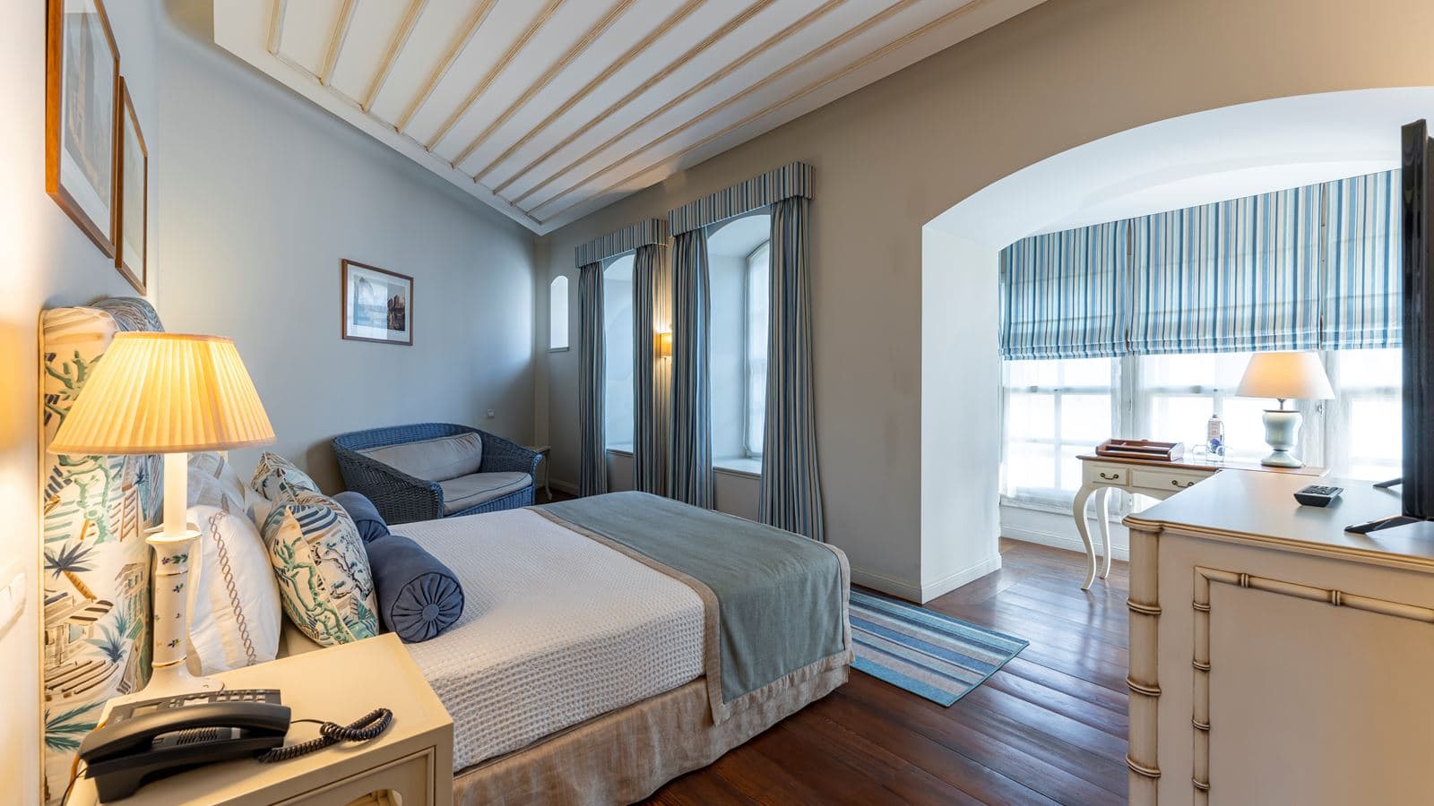 rooms-standard-room