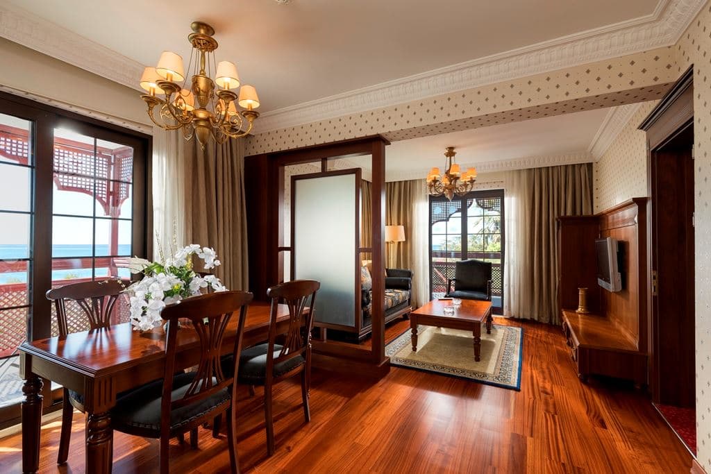 rooms-king-suite-room