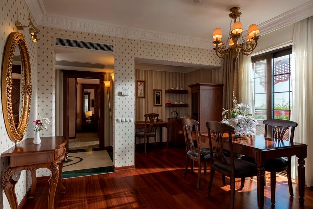 rooms-suite-room