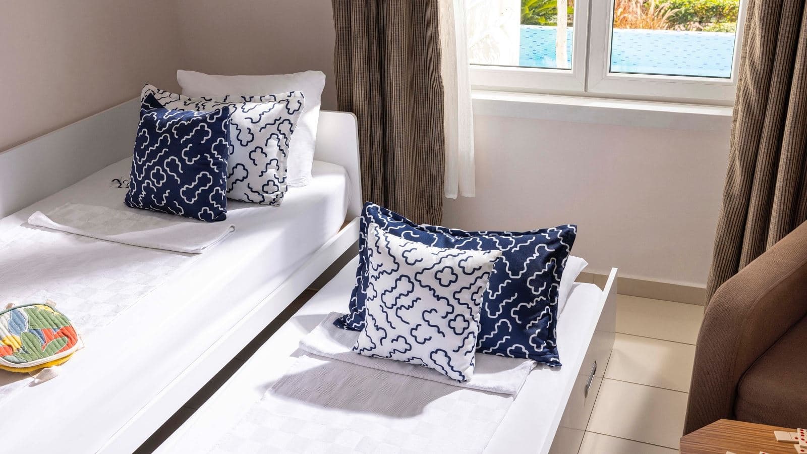 rooms-family-room