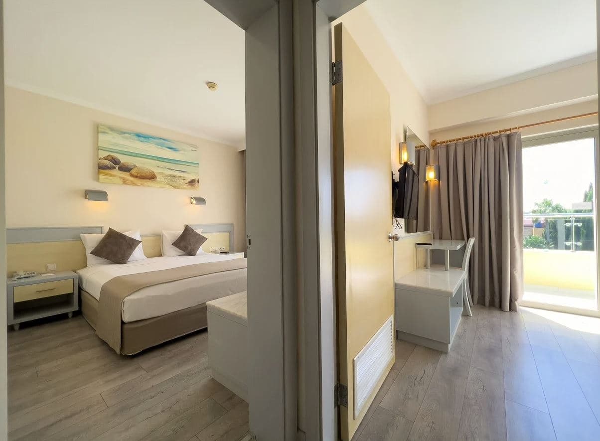 rooms-deluxe-suite