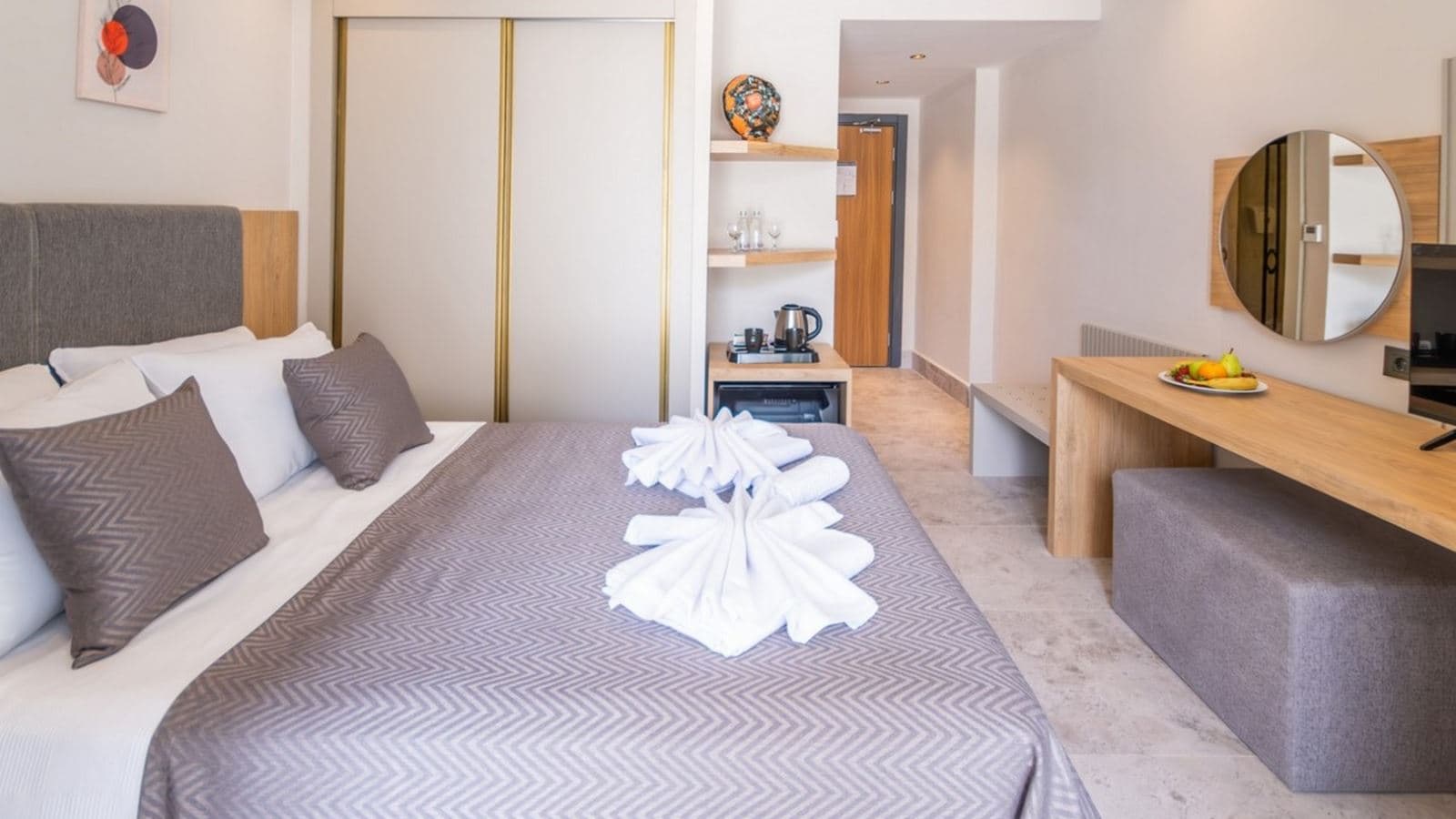 rooms-deluxe-swim-up