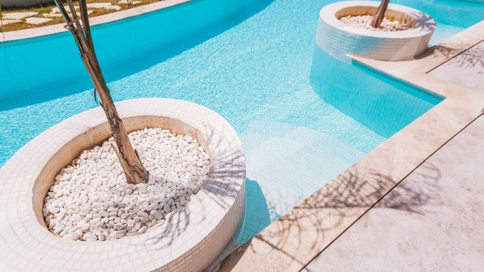 rooms-deluxe-swim-up-suite