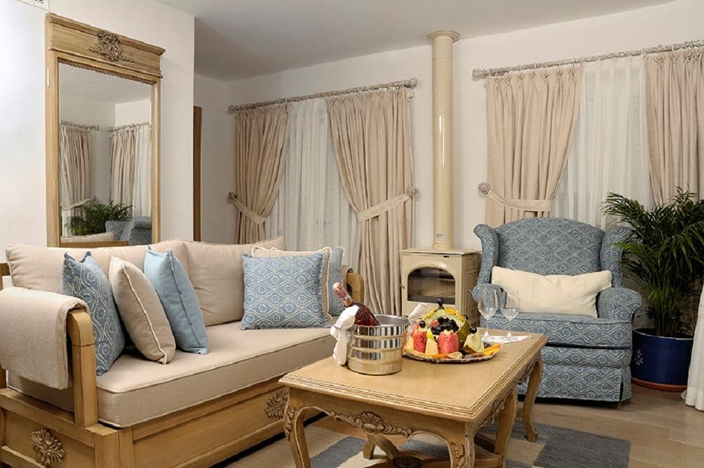 rooms-premium-suit