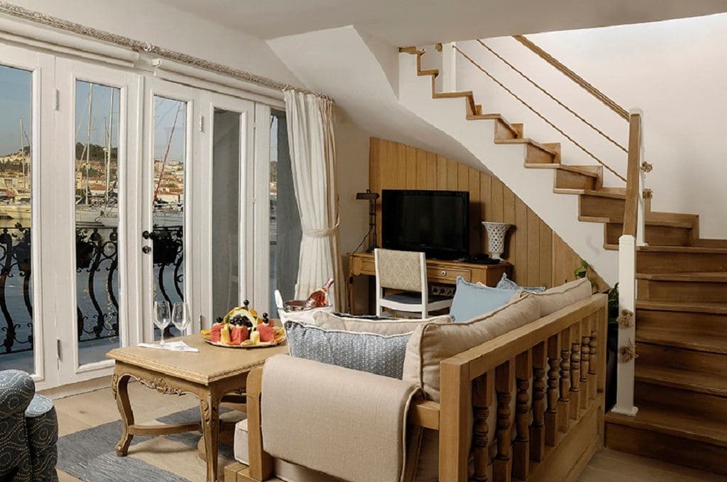 rooms-premium-suit