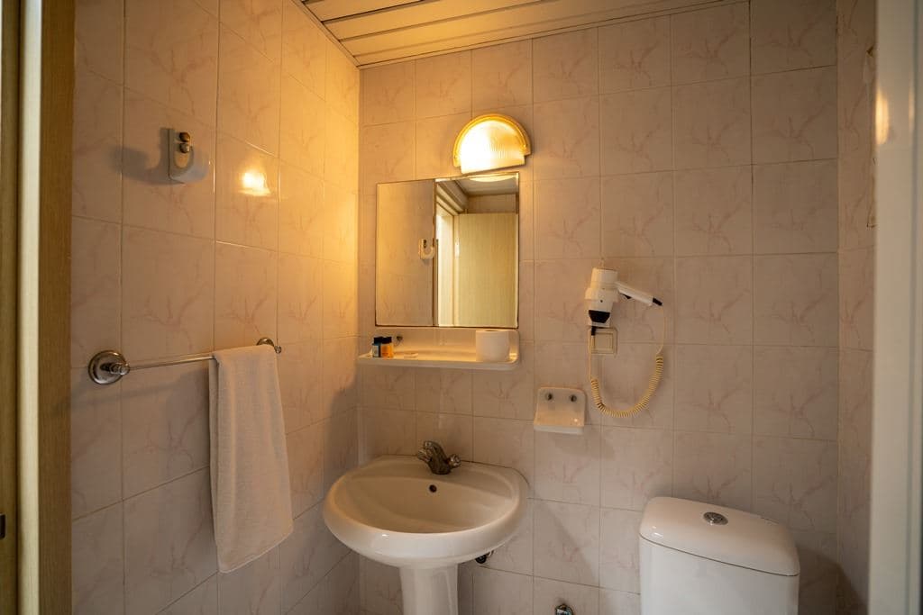 rooms-standard-room