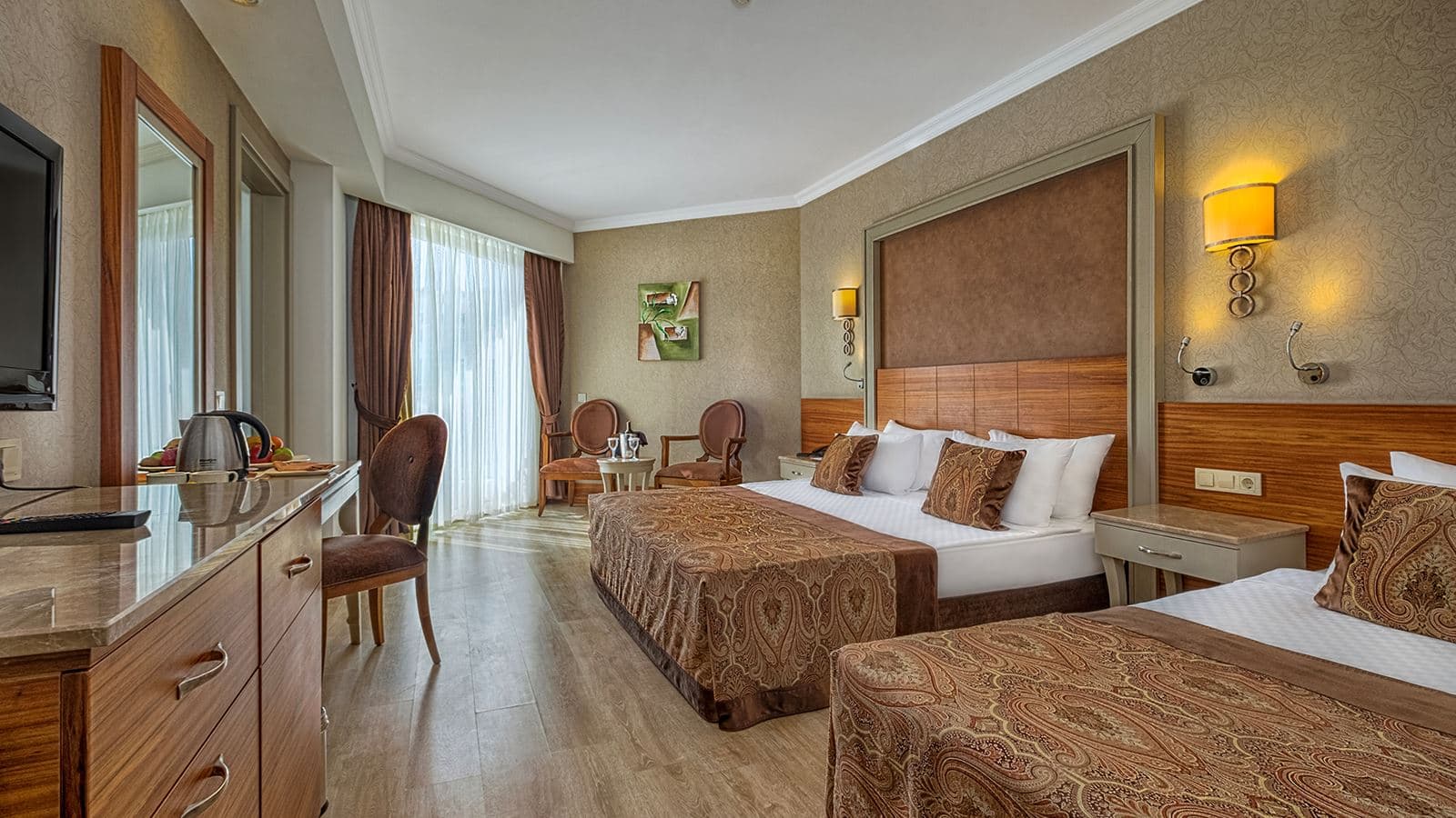 rooms-swim-up-room