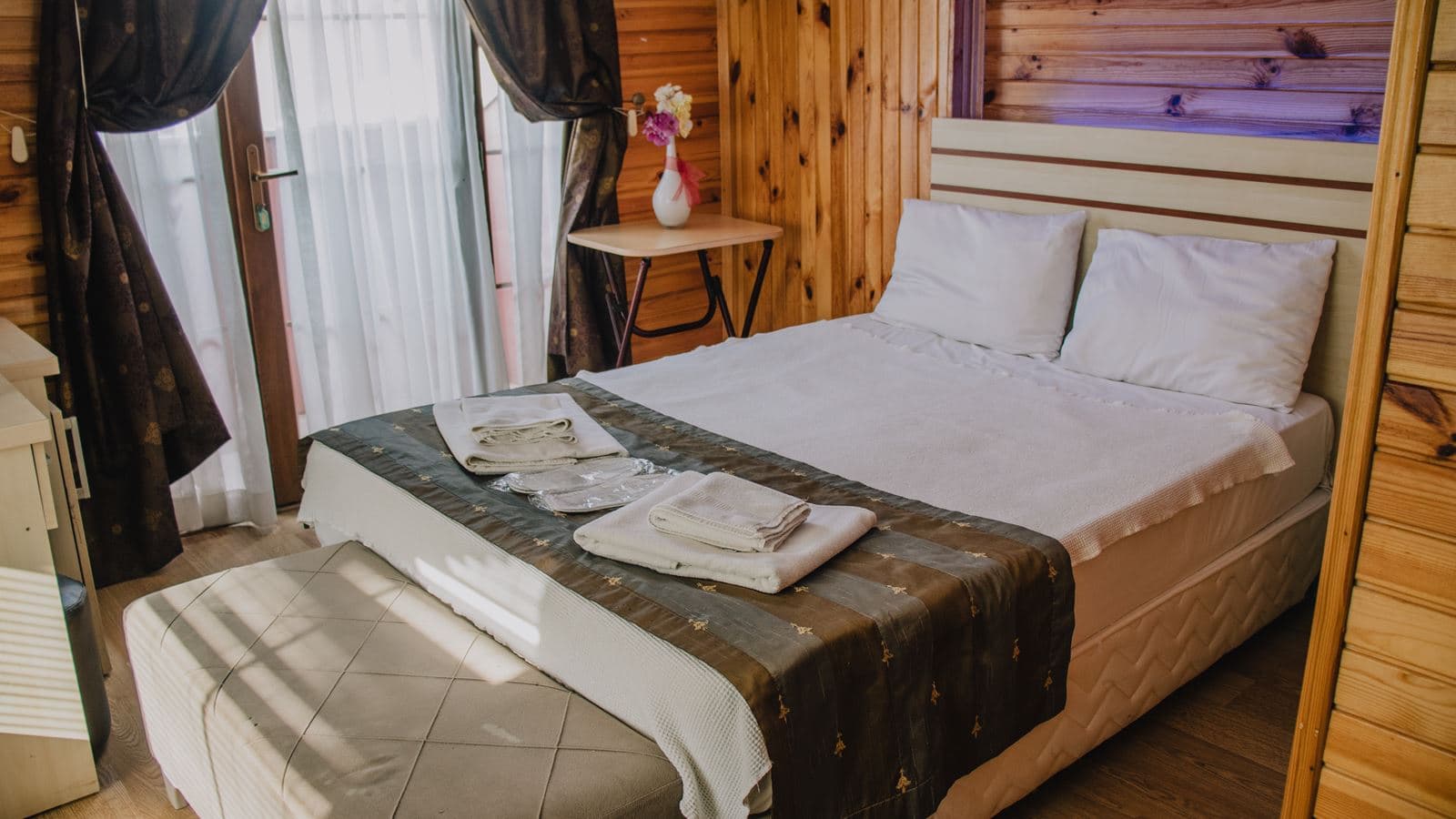 rooms-jakuzili-junior-suit