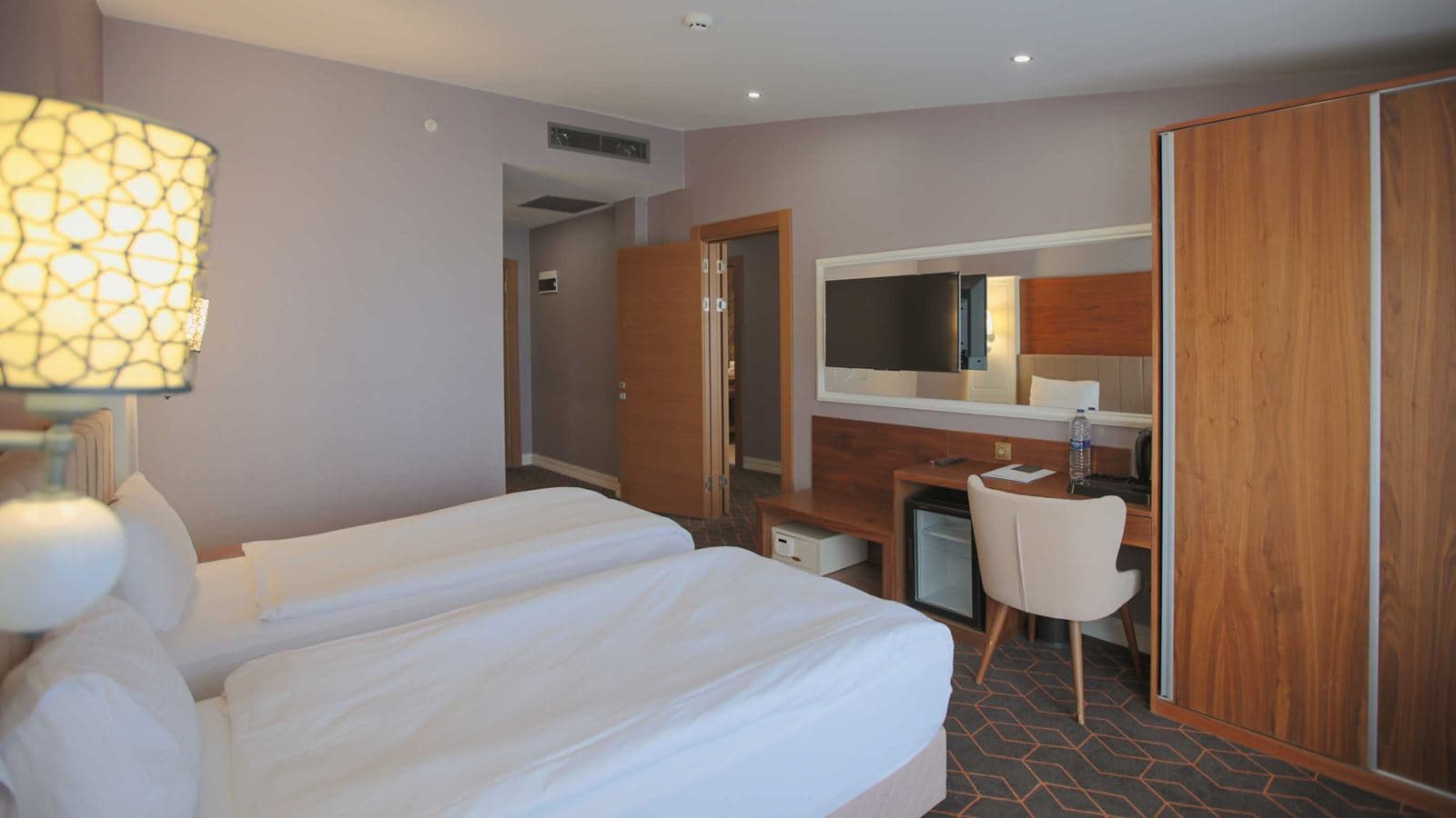 rooms-suit-oda