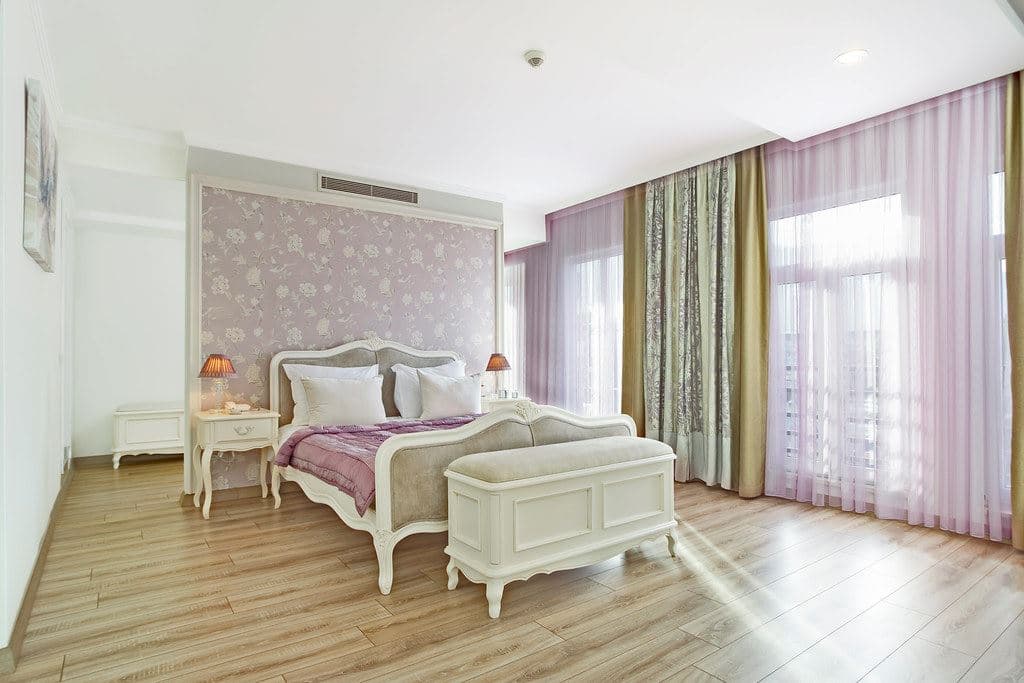 rooms-queen-beatrix