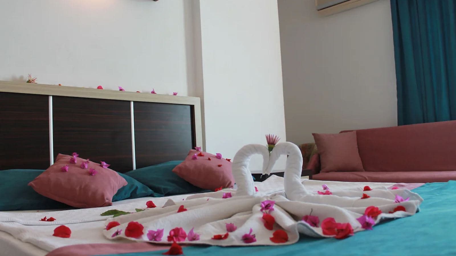 rooms-semt-luna-beach-hotel-room