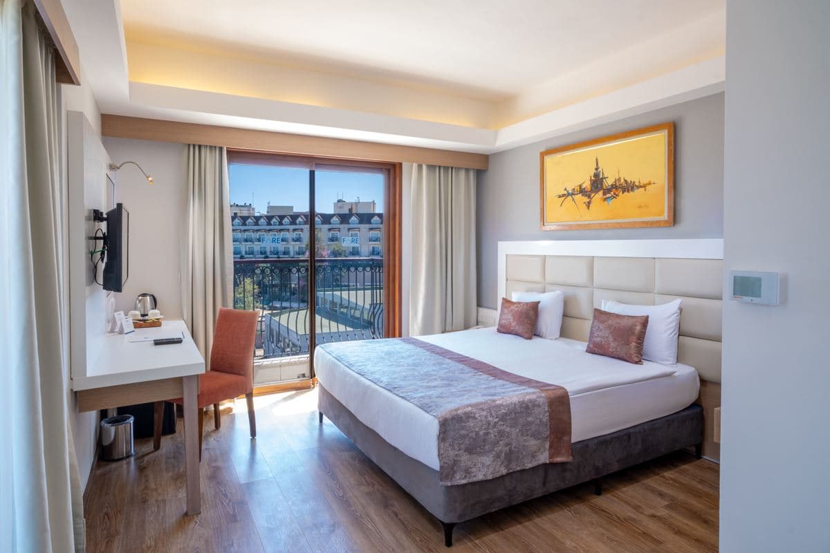rooms-superior-room