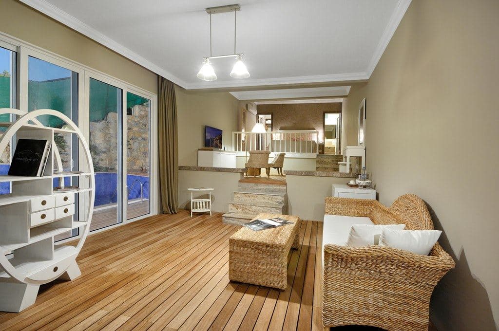 rooms-pool-suite