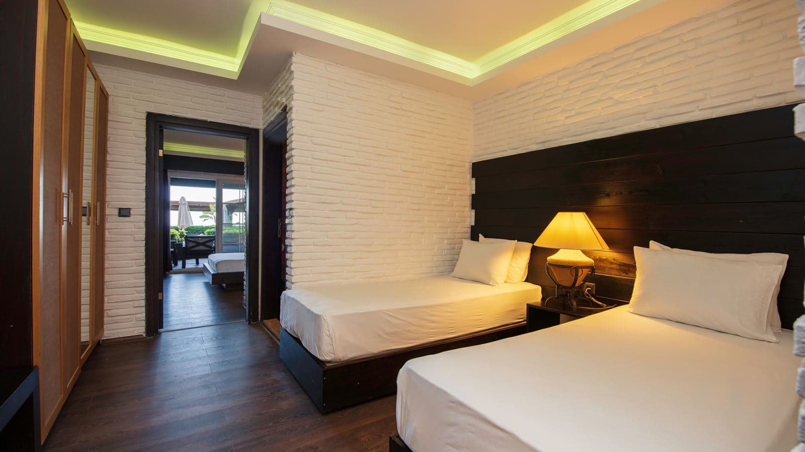 rooms-family-room