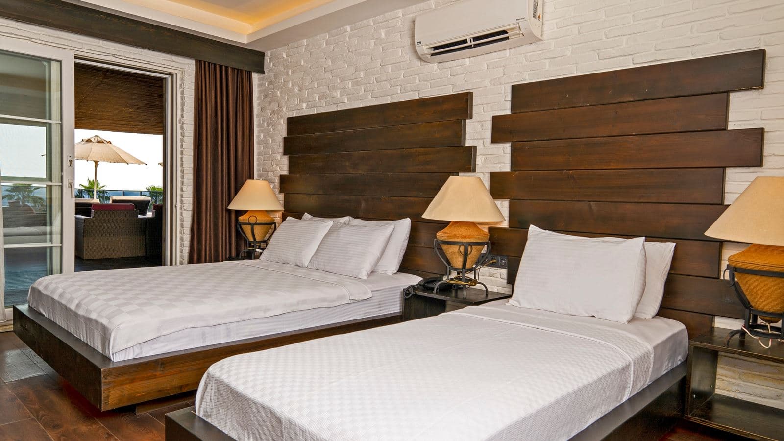 rooms-superior-room