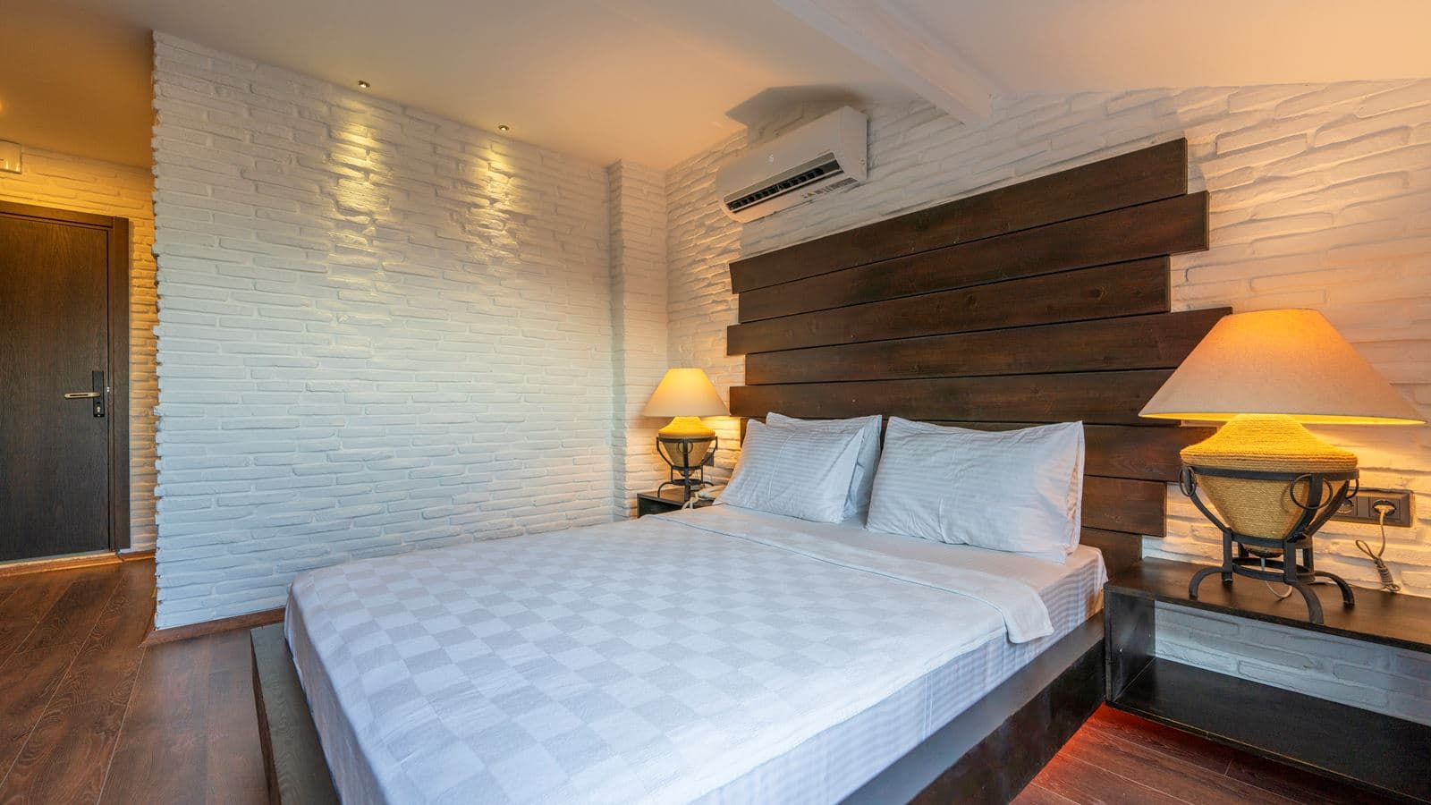rooms-standard-room