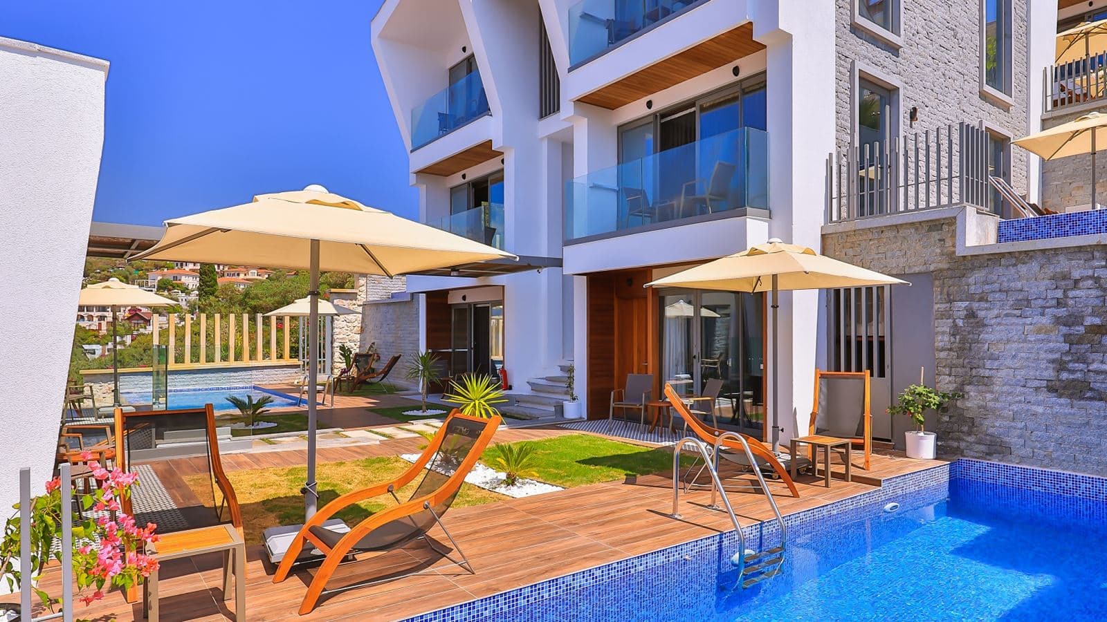 rooms-executive-room-with-pool-and-sea-view