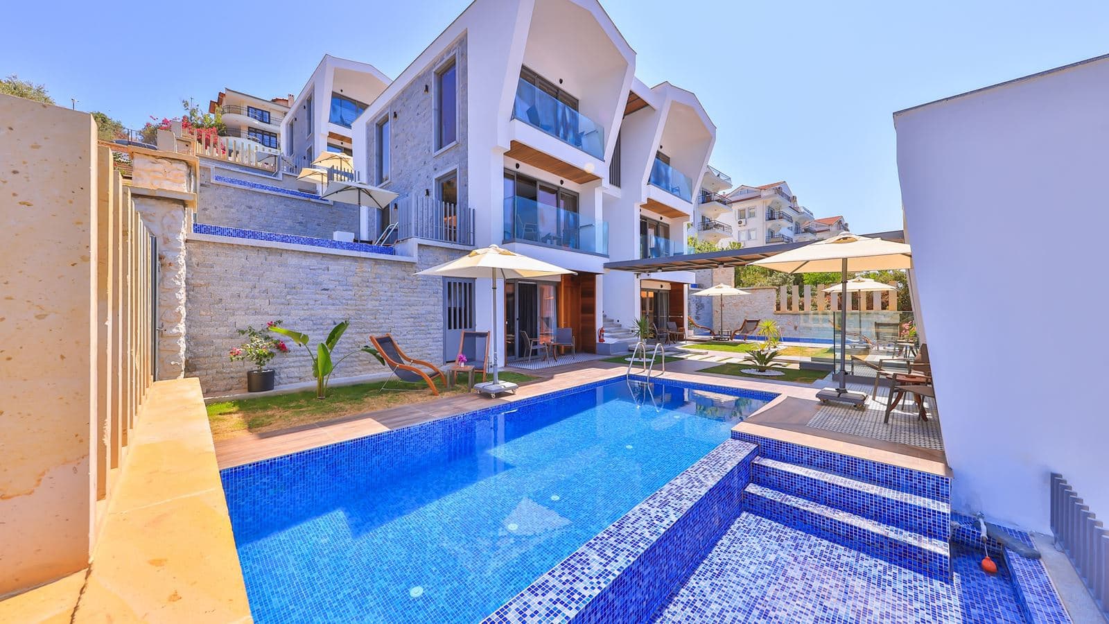 rooms-executive-room-with-pool-and-sea-view