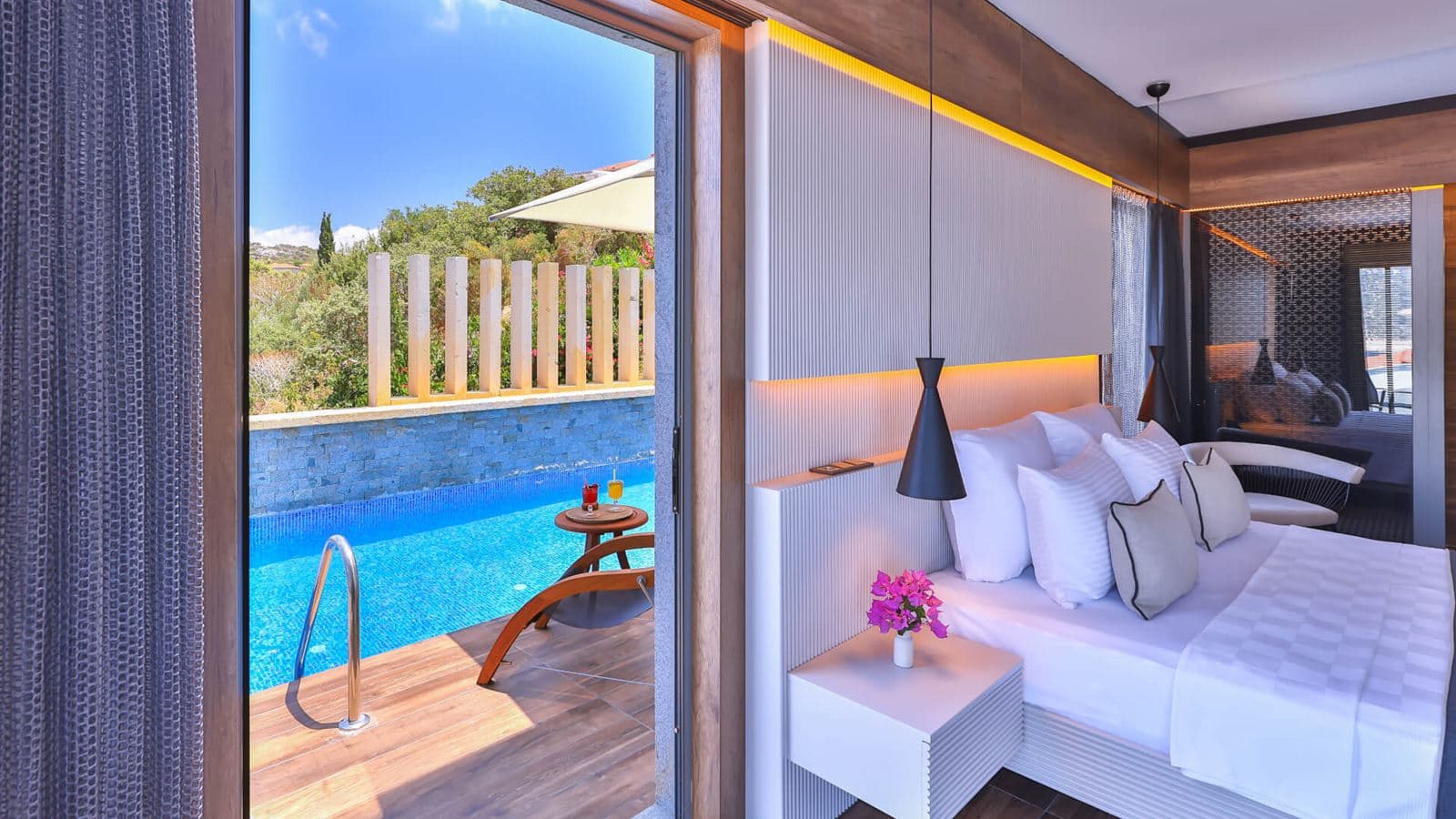 rooms-premium-room-with-private-pool