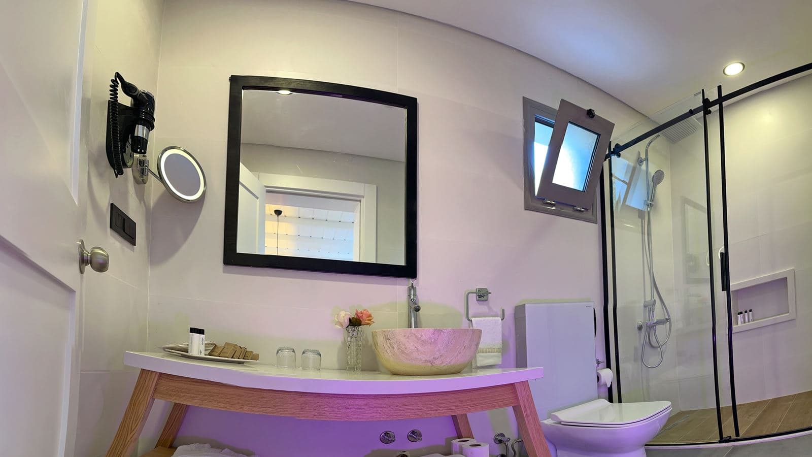 rooms-club-room