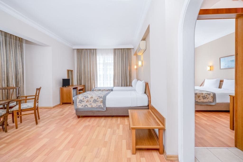 rooms-superior-room