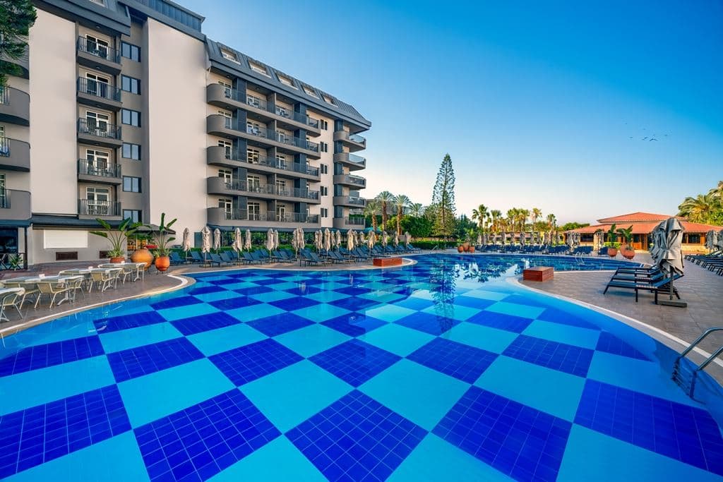 pools-outdoor-pool