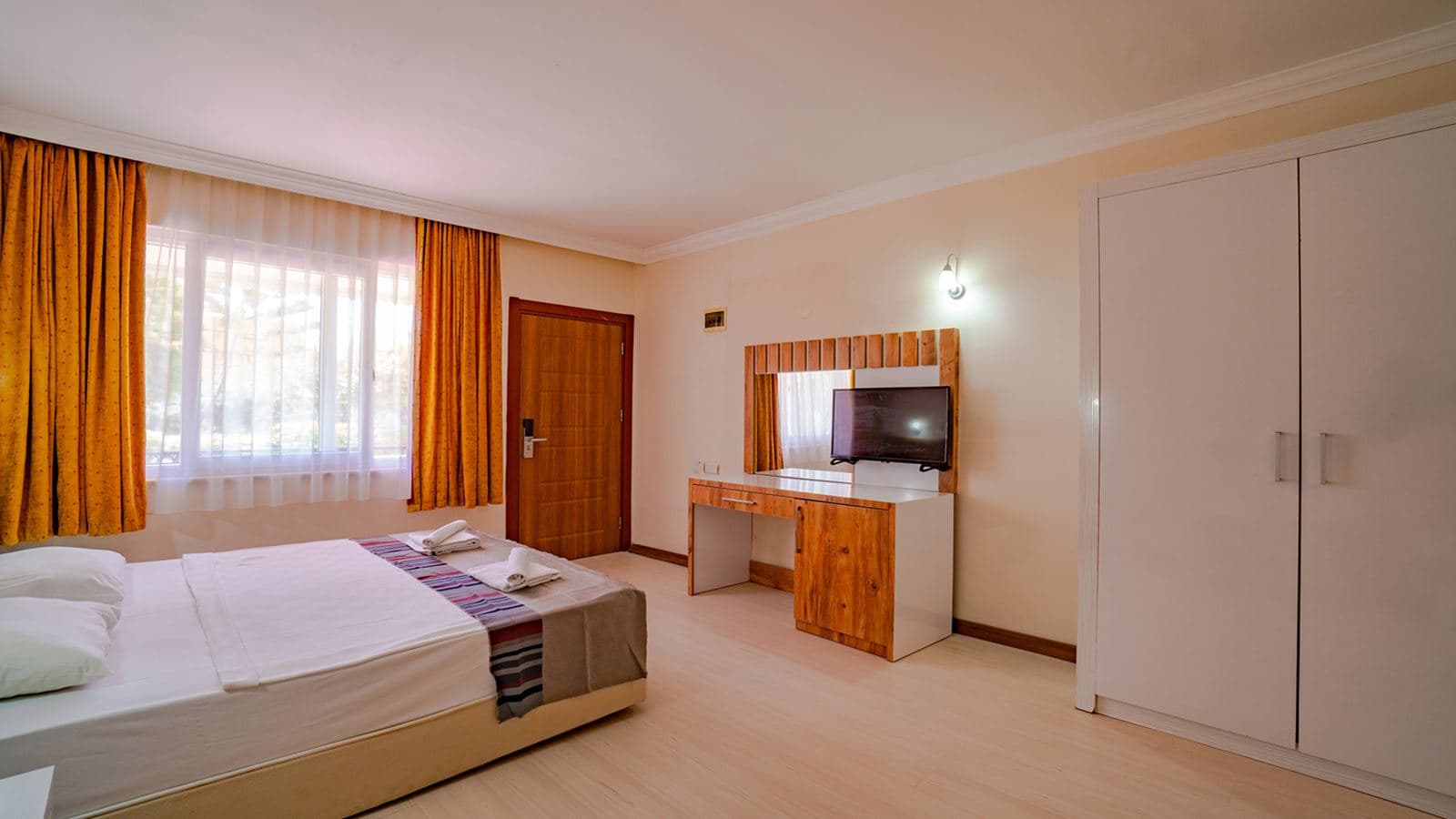 rooms-standard-room