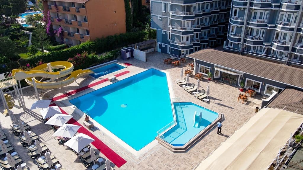 pools-outdoor-pool