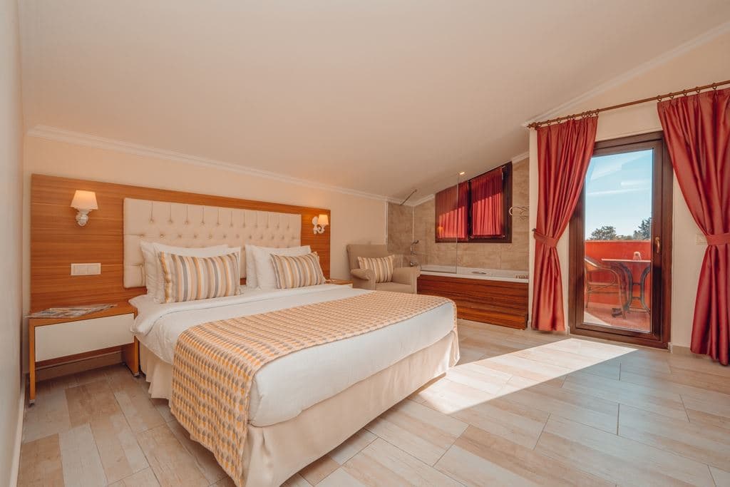 rooms-standard-room-with-jacuzzi