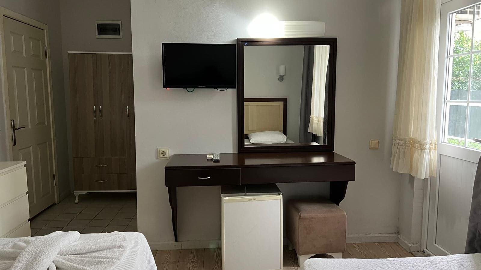 rooms-standard-room